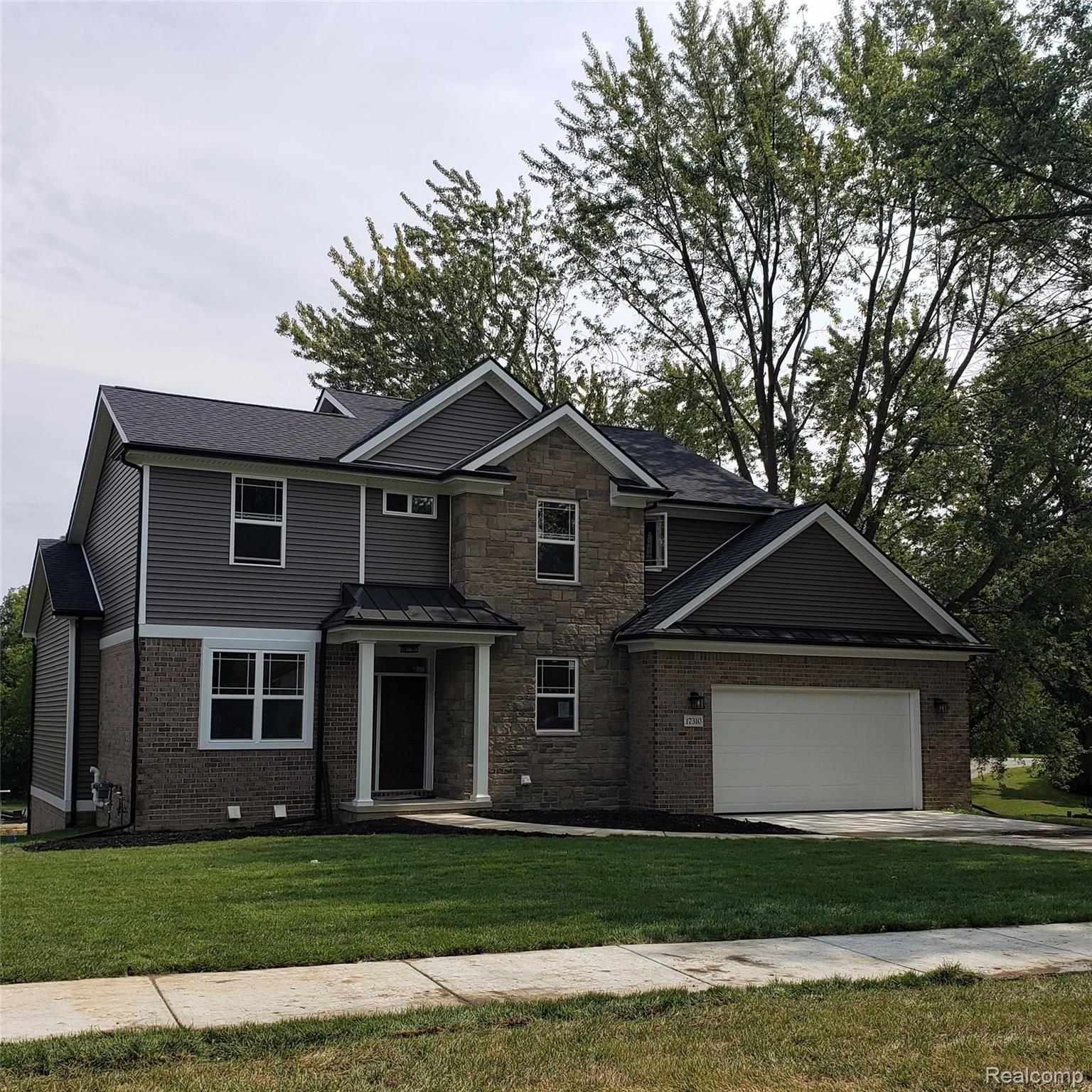 17310 Wayne Road Livonia, MI 48152 - Photo 1 of 47 1a front of Home.jpg