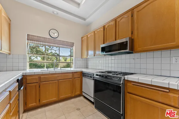 $760,000 | 3091 East Hillcrest Drive, Westlake Village, CA 91362