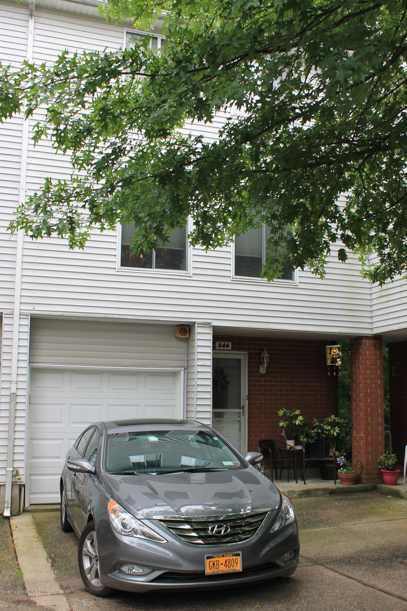 246 Ilyssa Way Staten Island, NY 10312 - Photo 1 of 18 IMG_0409