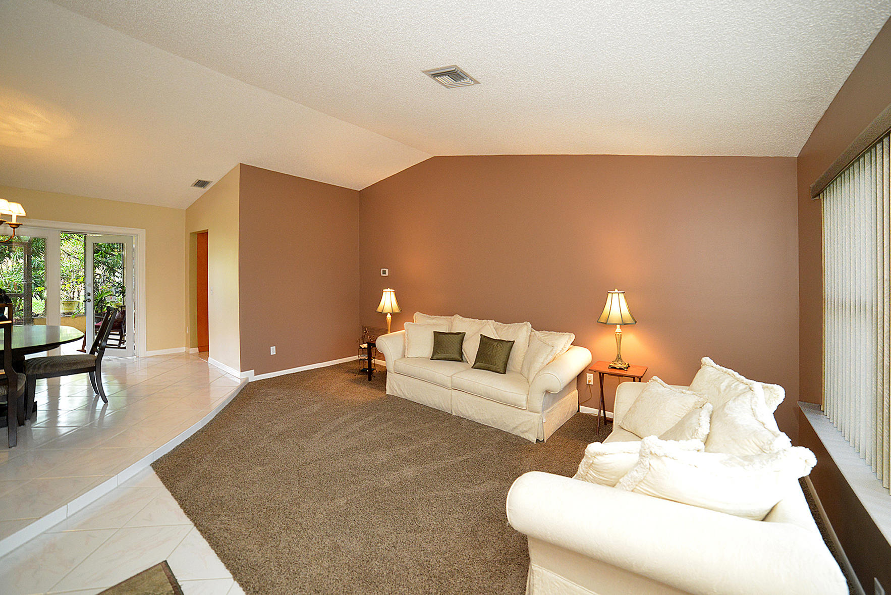 22702 Southwest 9th Street Boca Raton, FL 33433 - Photo 4 of 33 DSC_0501A.jpg