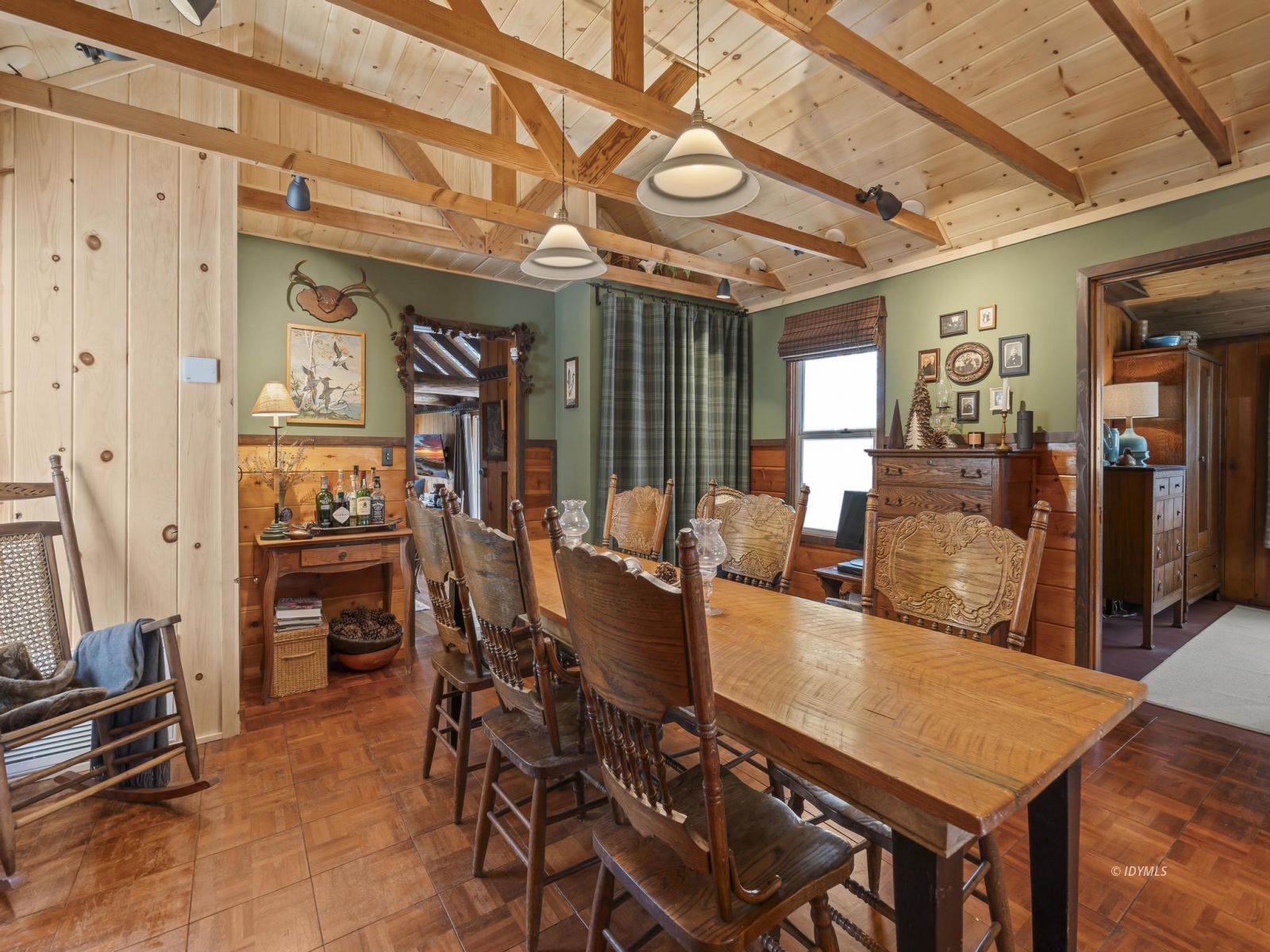 53241 Middleridge Drive Idyllwild, CA 92549 - Photo 27 of 48 a view of a dining room with furniture