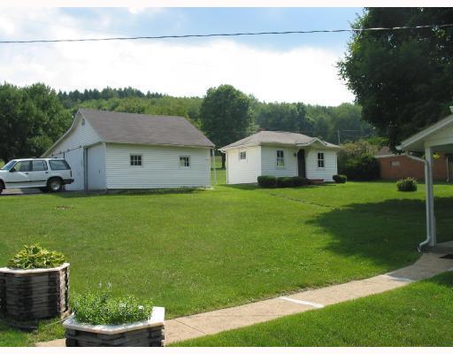 470 Rte 422 Butler, PA 16002 - Photo 2 of 8 Parking Lot/Garage.