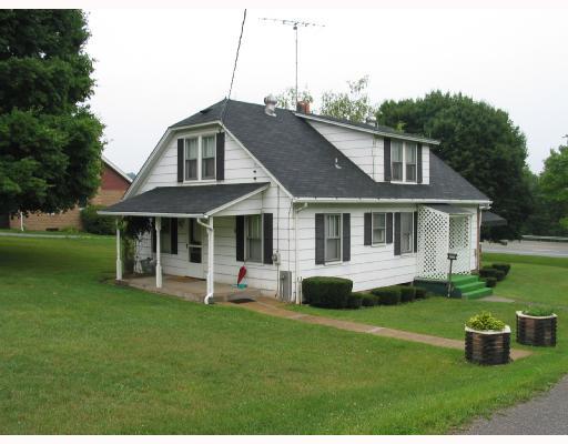 470 Rte 422 Butler, PA 16002 - Photo 3 of 8 Exterior Back.