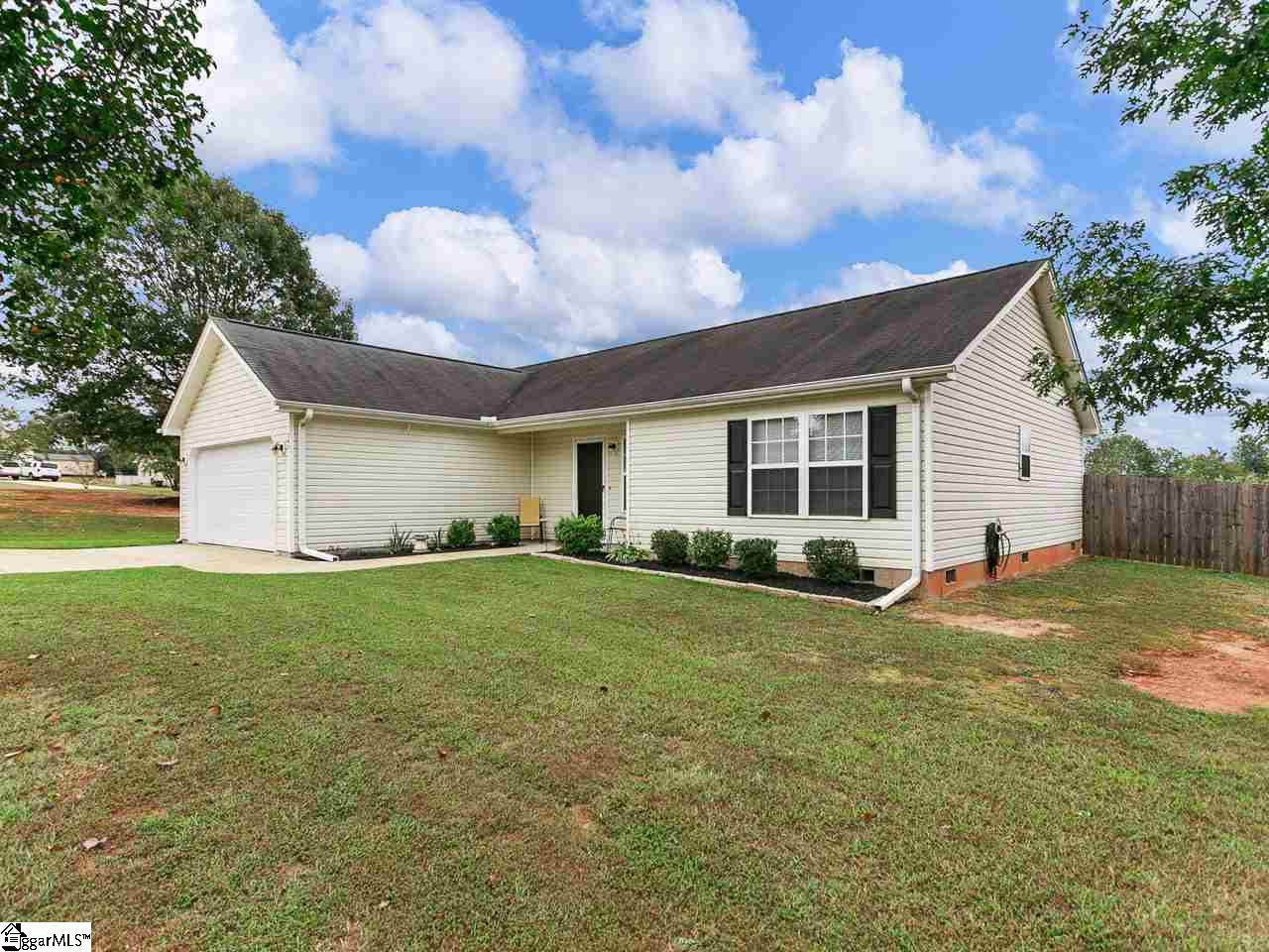 265 Fisher Lake Road Lyman, SC 29365 - Photo 2 of 26 Gallery Image 2