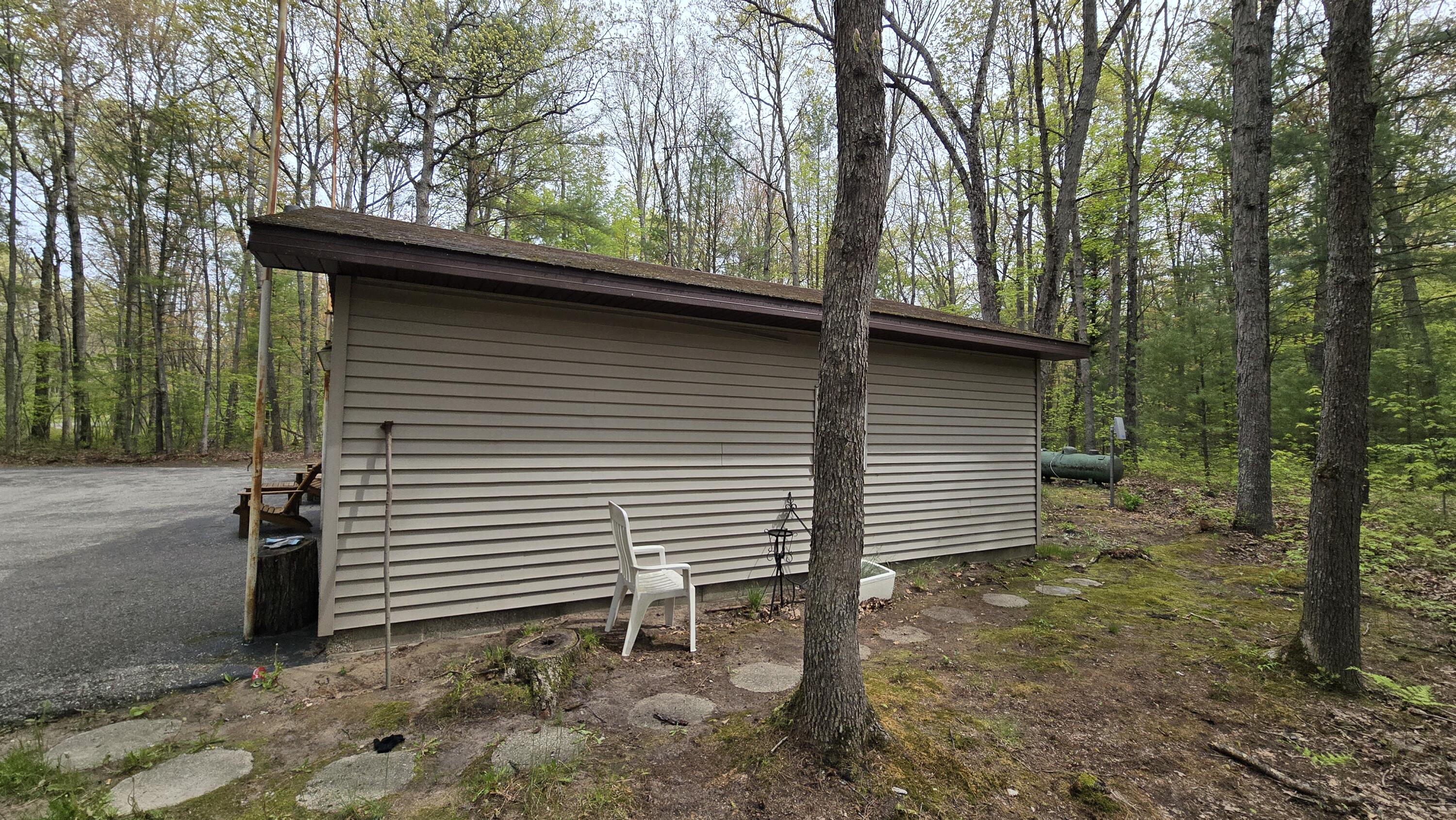 211 Skocelas Road North Manistee, MI 49660 - Photo 28 of 31 211 Skocelas