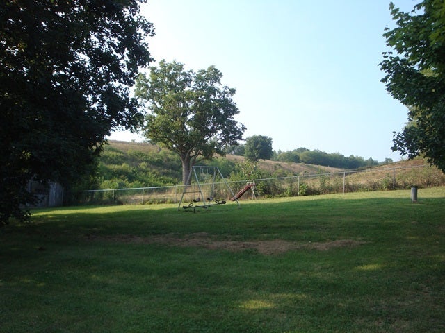 602 Blaker Mill Road Alderson, WV 24910 - Photo 25 of 29 Yard