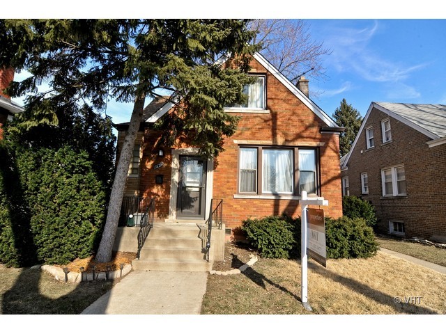 3739 Wisconsin Avenue Berwyn, IL 60402 - Photo 1 of 10