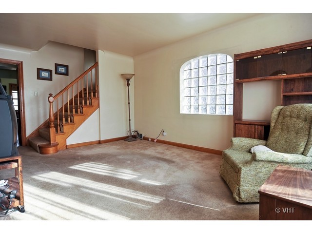3739 Wisconsin Avenue Berwyn, IL 60402 - Photo 2 of 10