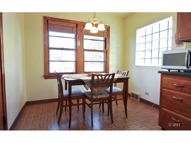 3739 Wisconsin Avenue Berwyn, IL 60402 - Photo 4 of 10