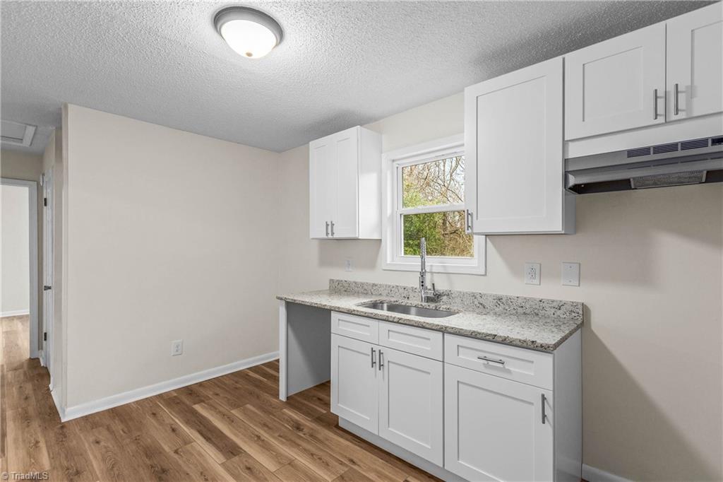 2043 Bishop Road Greensboro, NC 27406 - Photo 7 of 15