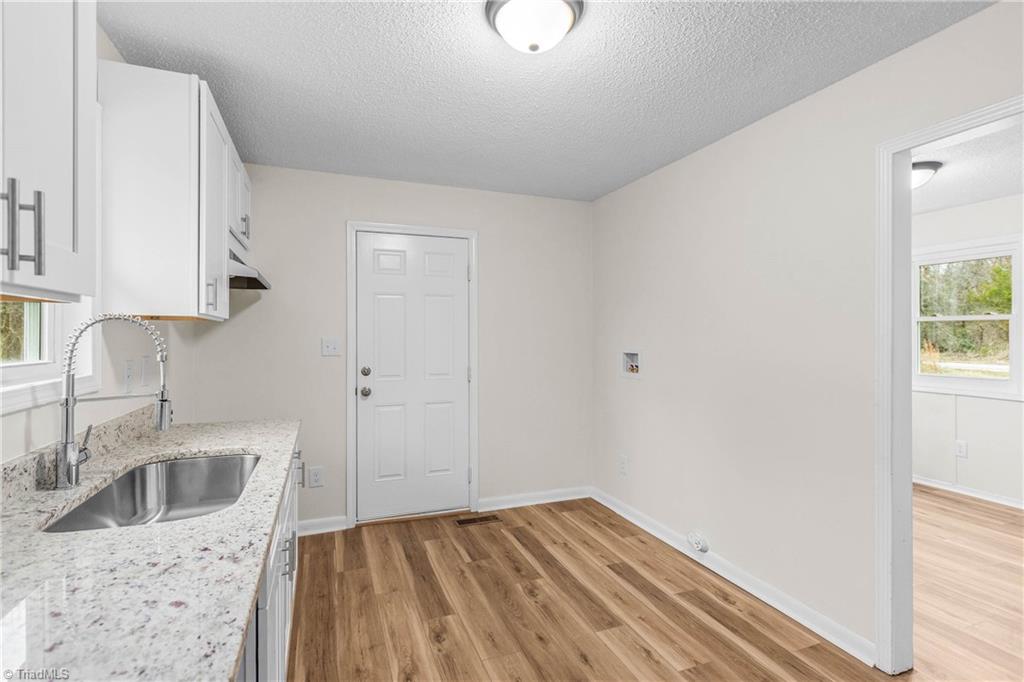 2043 Bishop Road Greensboro, NC 27406 - Photo 8 of 15