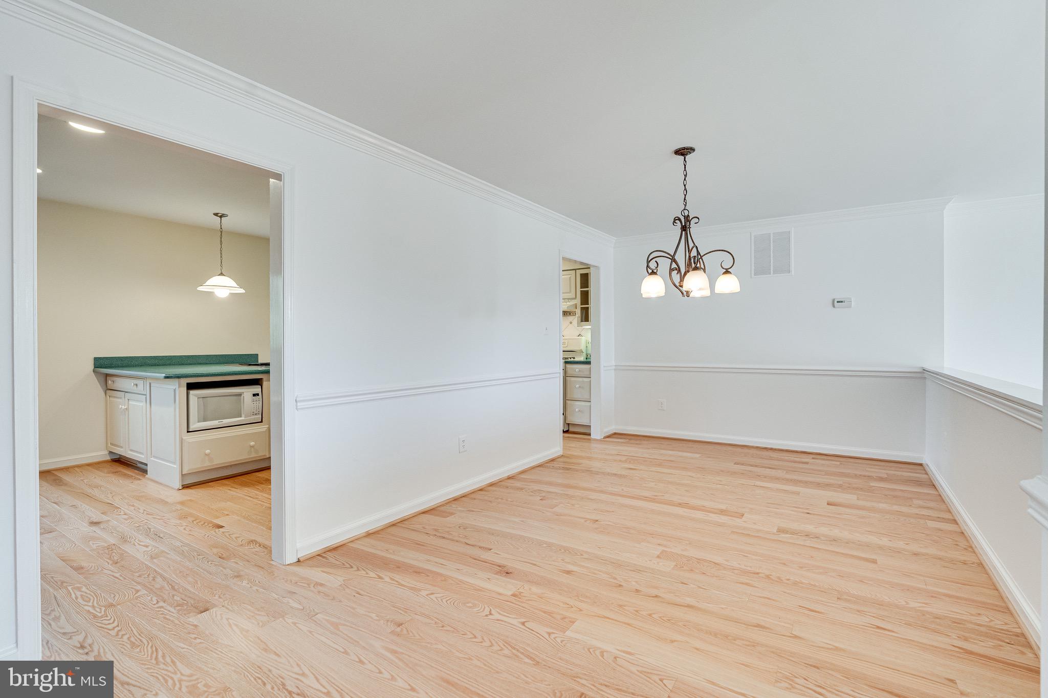 1423 McLean Mews Court McLean, VA 22101 - Photo 14 of 50