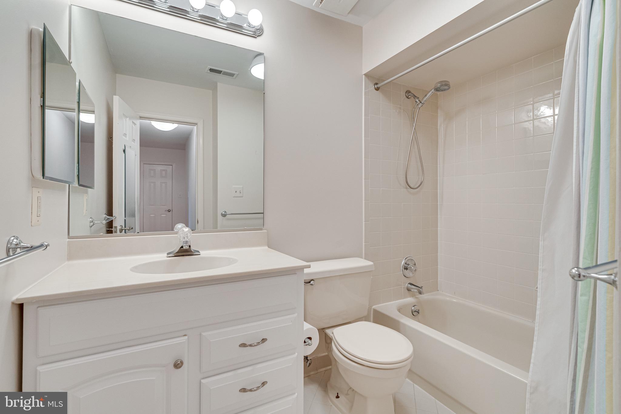 1423 McLean Mews Court McLean, VA 22101 - Photo 30 of 50