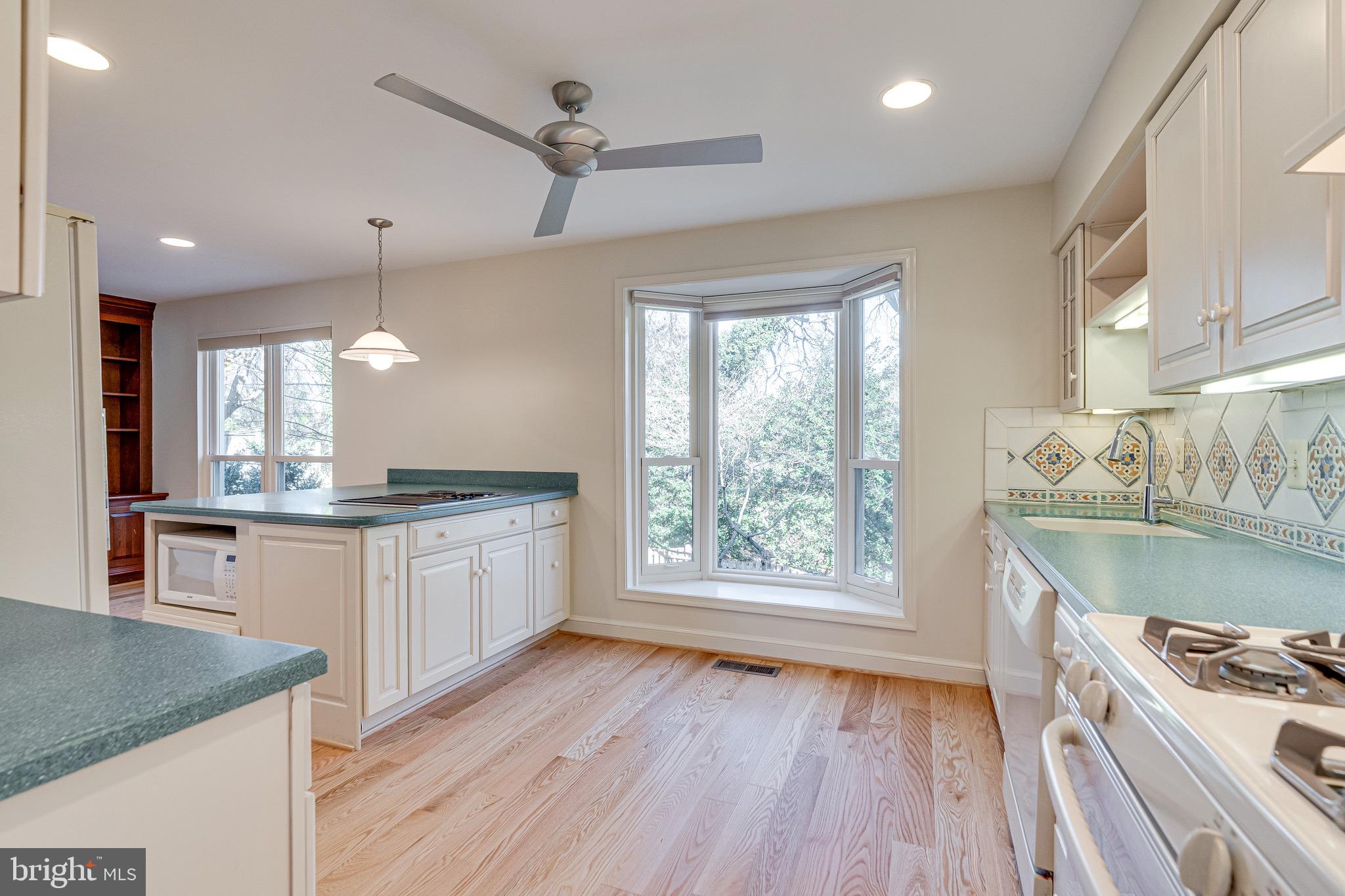 1423 McLean Mews Court McLean, VA 22101 - Photo 10 of 50