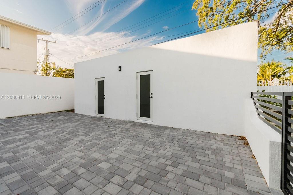 2101 Southwest 16th Terrace Miami, FL 33145 - Photo 32 of 45