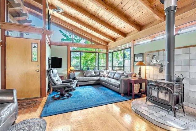 $1,285,625 | 625 Tzabaco Creek Road, Geyserville, CA 95441