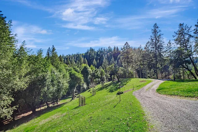 $1,285,625 | 625 Tzabaco Creek Road, Geyserville, CA 95441