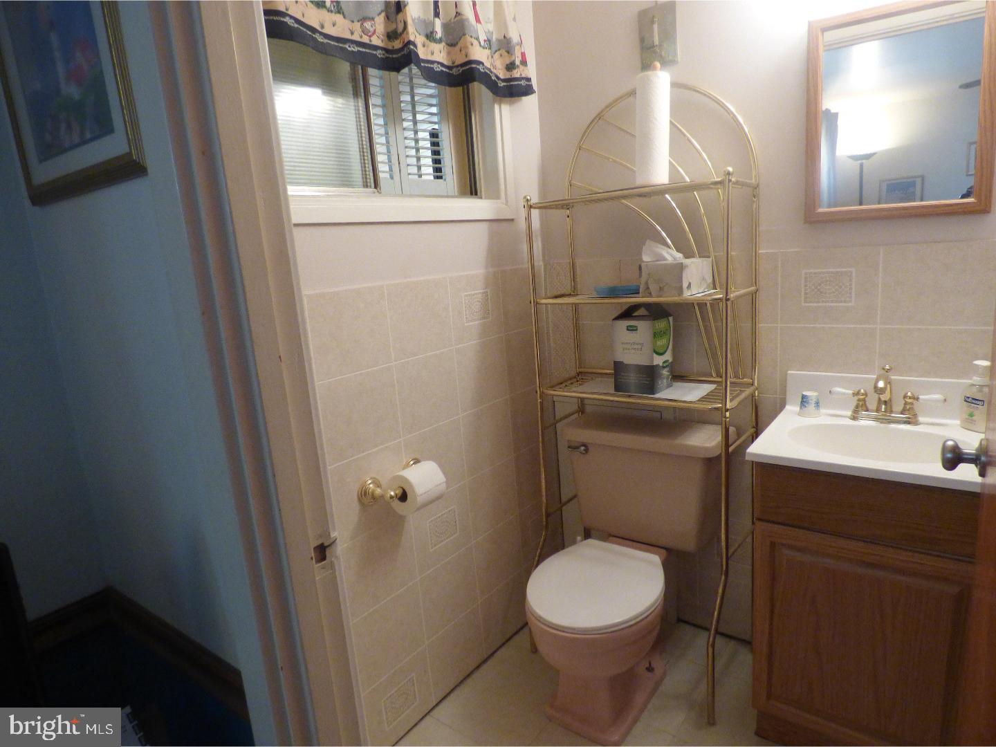 1347 Thomson Road Roslyn, PA 19001 - Photo 9 of 17 Half Bath