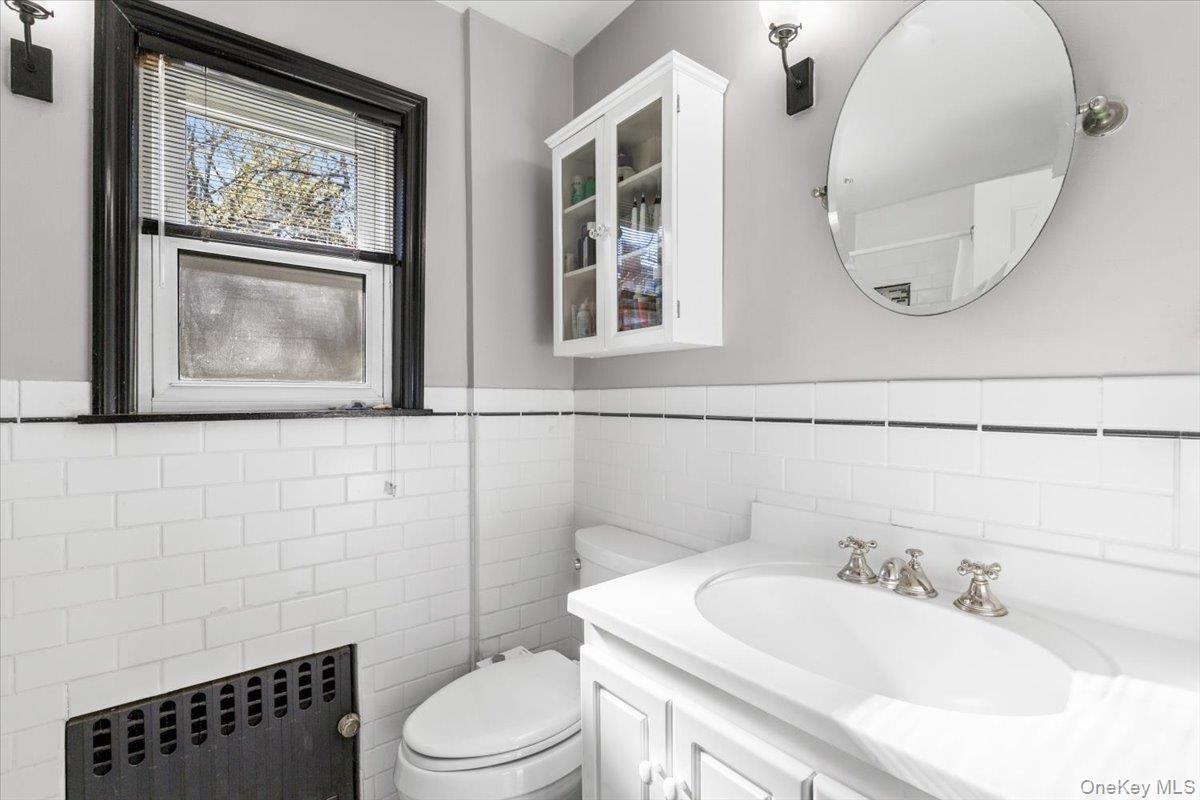 280 Knollwood Road White Plains, NY 10607 - Photo 17 of 36