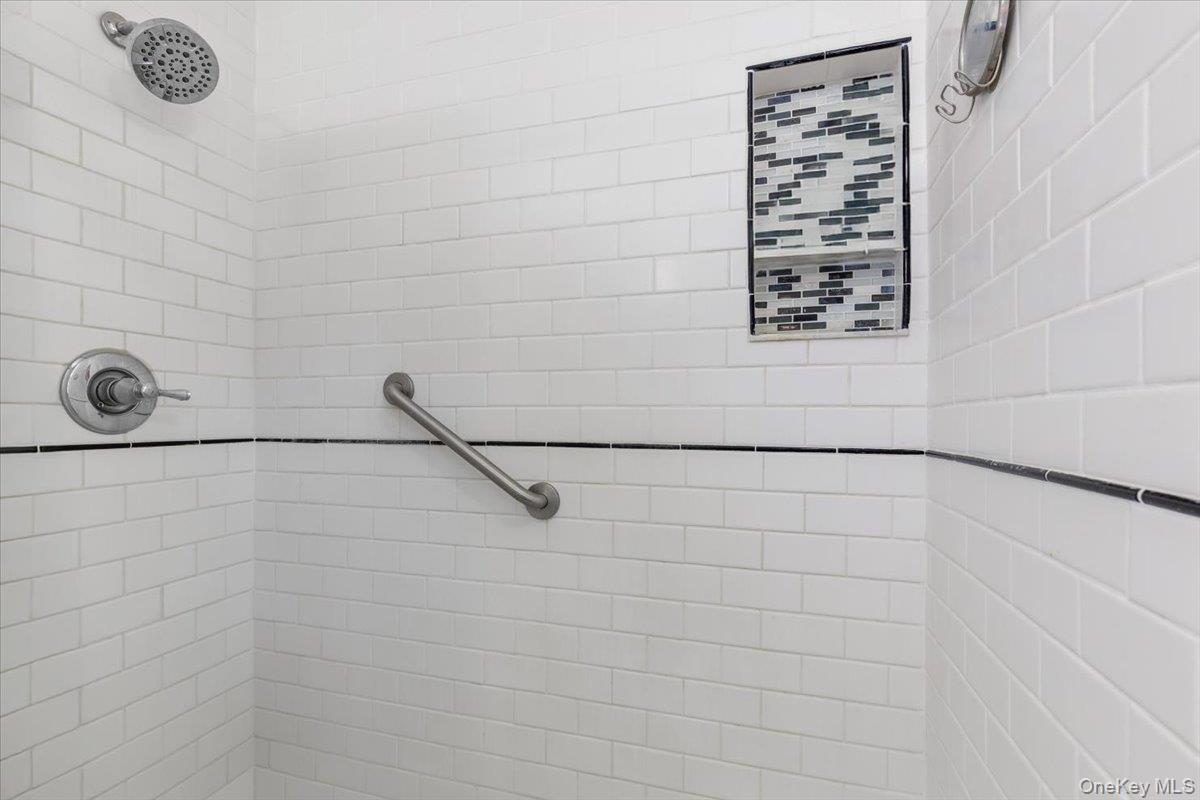 280 Knollwood Road White Plains, NY 10607 - Photo 18 of 36