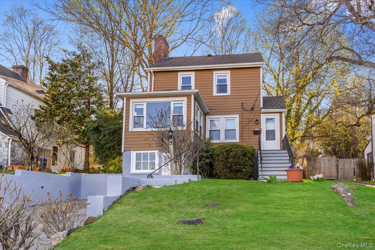 280 Knollwood Road White Plains, NY 10607 - Photo 2 of 36