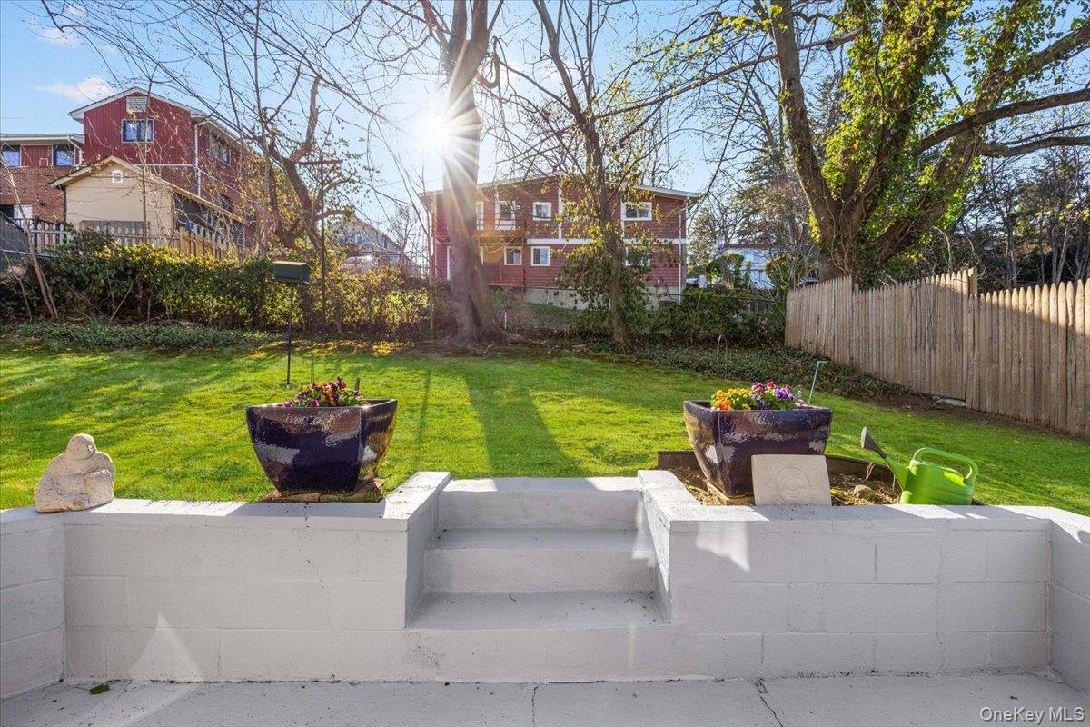 280 Knollwood Road White Plains, NY 10607 - Photo 29 of 36