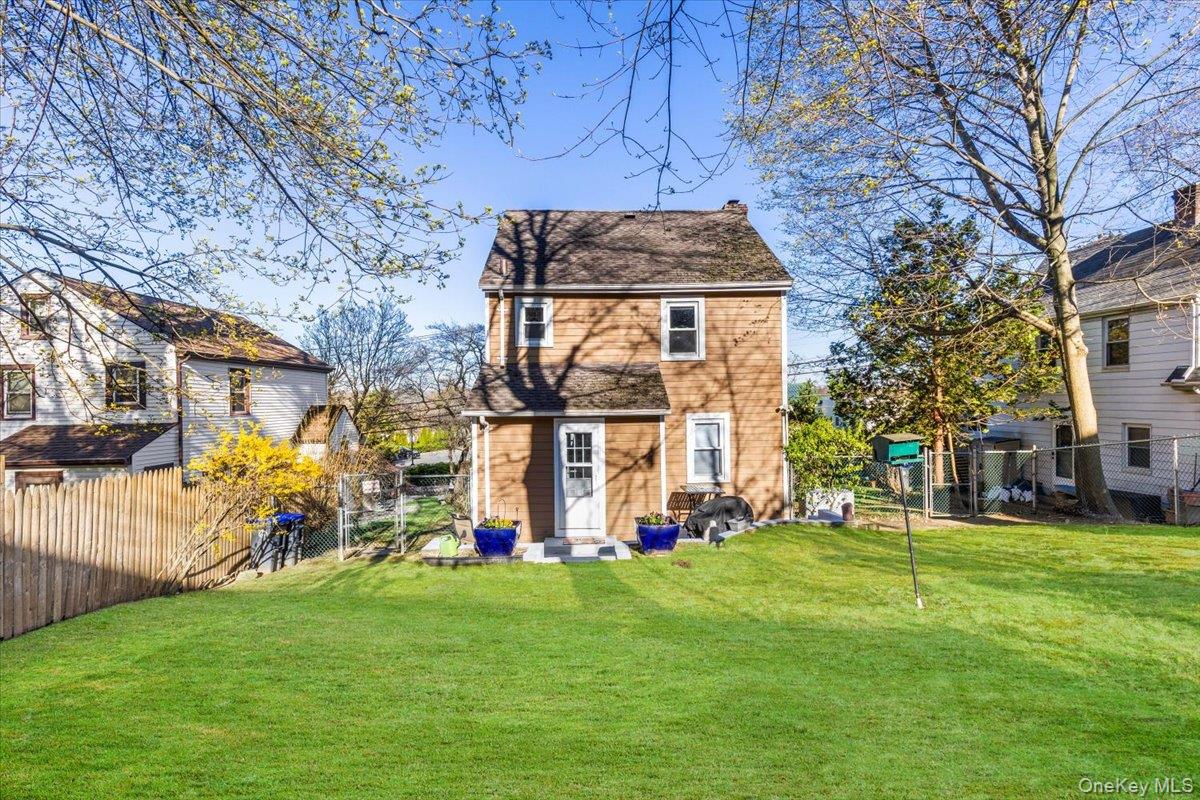 280 Knollwood Road White Plains, NY 10607 - Photo 32 of 36