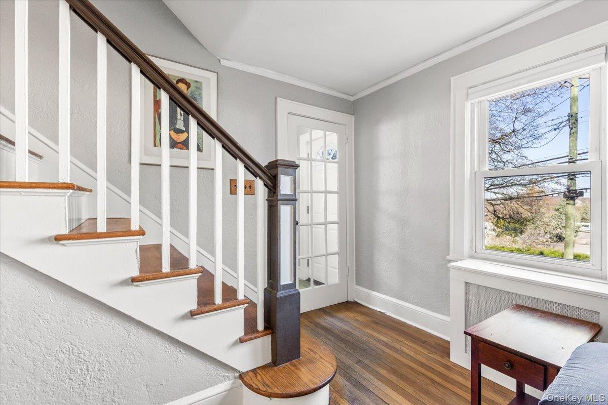 280 Knollwood Road White Plains, NY 10607 - Photo 4 of 36