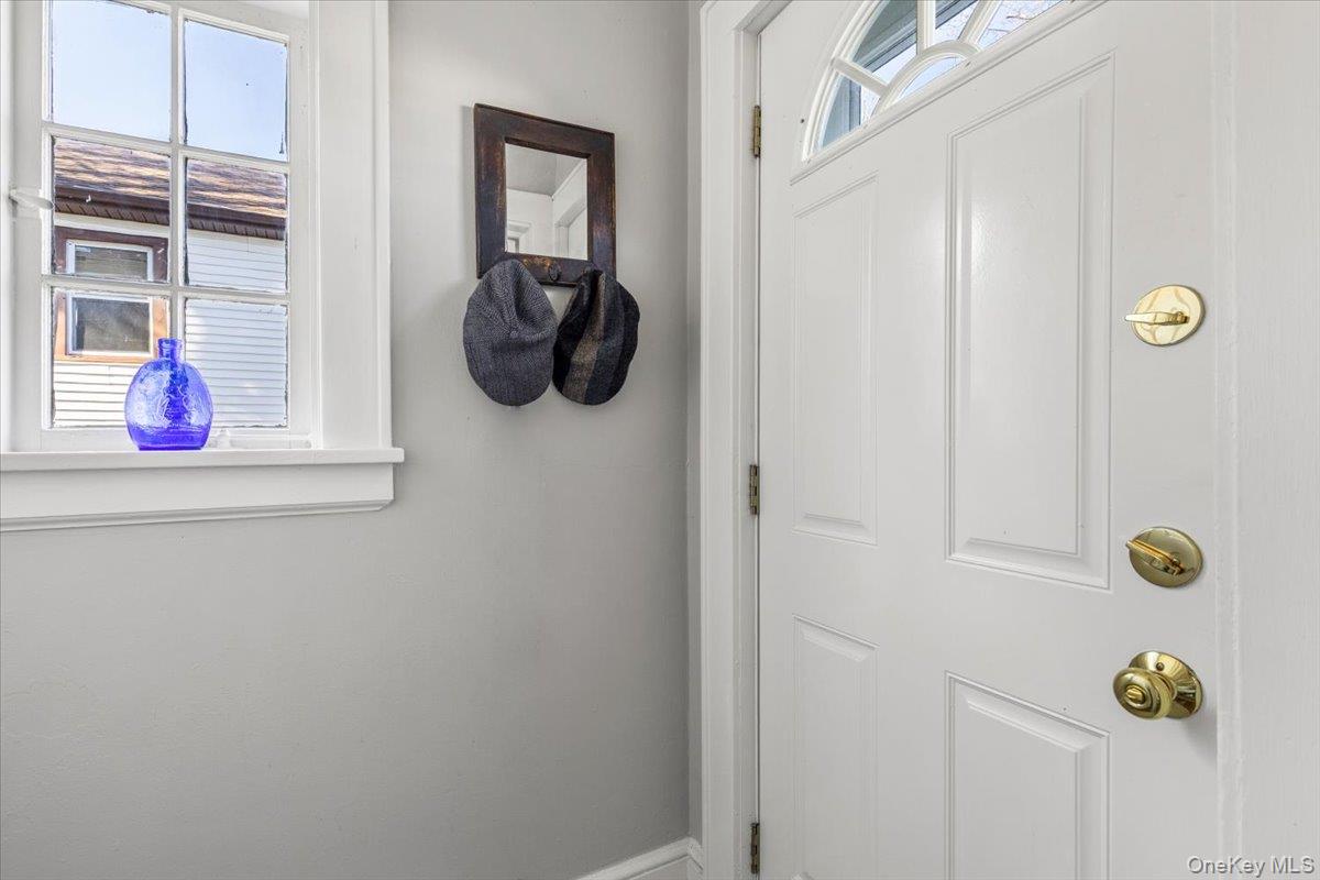 280 Knollwood Road White Plains, NY 10607 - Photo 5 of 36