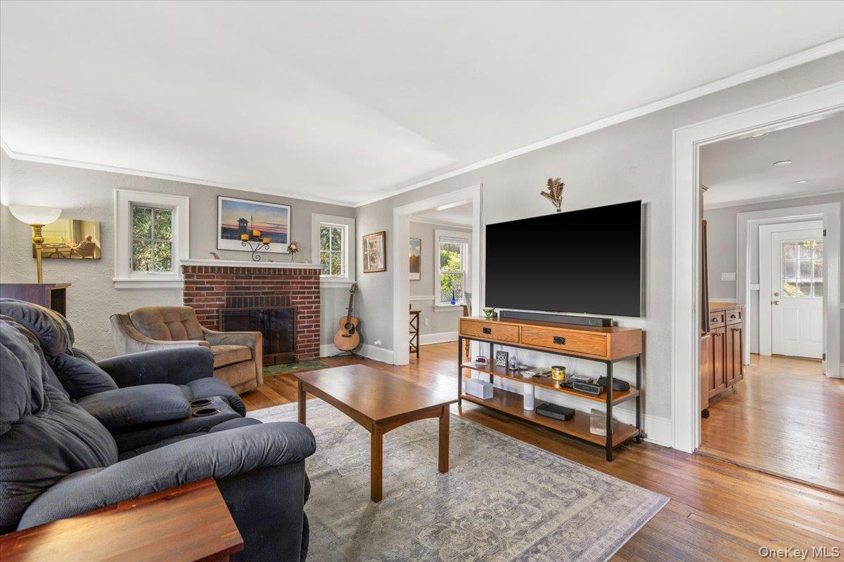 280 Knollwood Road White Plains, NY 10607 - Photo 8 of 36