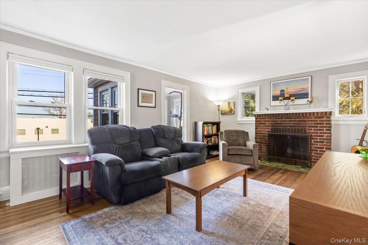 280 Knollwood Road White Plains, NY 10607 - Photo 9 of 36