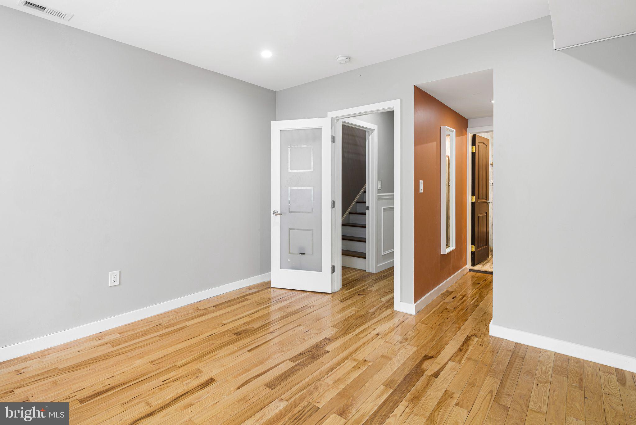 126 Tasker Street Philadelphia, PA 19148 - Photo 25 of 39 front bedroom