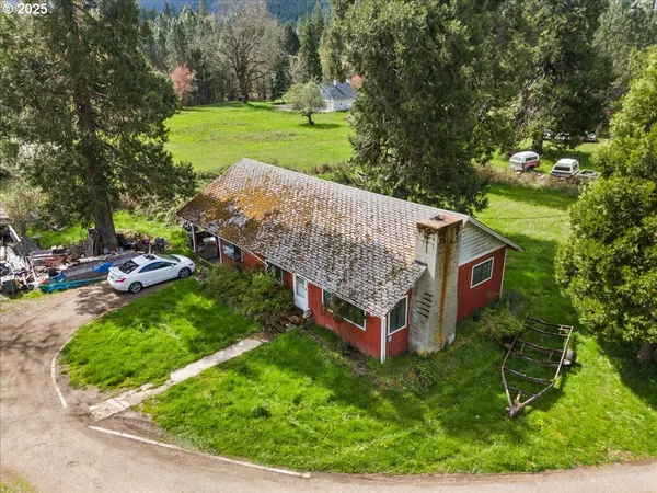 $249,000 | 5230 Azalea-Glen Road, Glendale, OR 97442