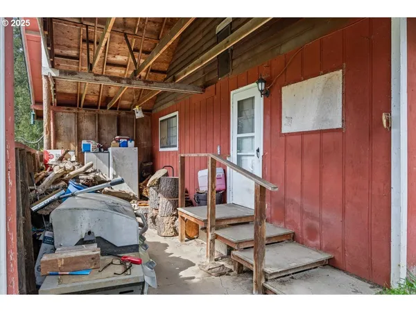 $249,000 | 5230 Azalea-Glen Road, Glendale, OR 97442