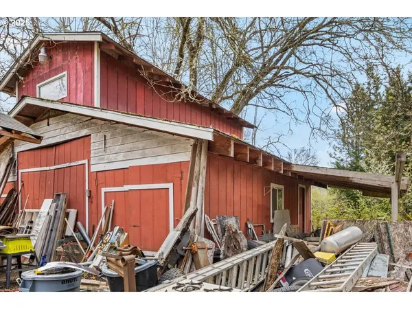 $249,000 | 5230 Azalea-Glen Road, Glendale, OR 97442