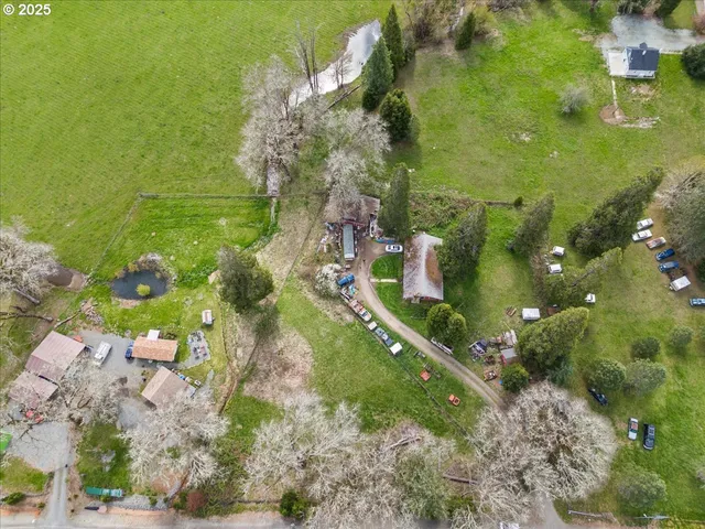 $250,000 | 5230 Azalea-Glen Road, Glendale, OR 97442