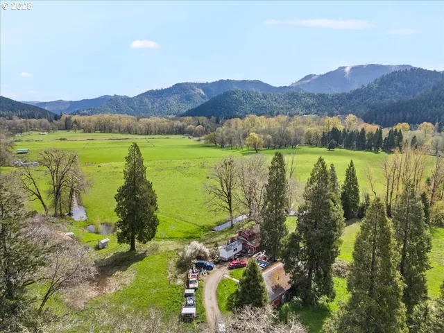 $250,000 | 5230 Azalea-Glen Road, Glendale, OR 97442