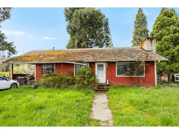 $249,000 | 5230 Azalea-Glen Road, Glendale, OR 97442