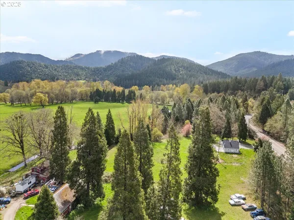 $249,000 | 5230 Azalea-Glen Road, Glendale, OR 97442