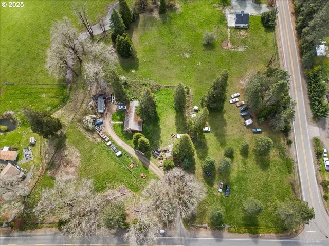 $250,000 | 5230 Azalea-Glen Road, Glendale, OR 97442