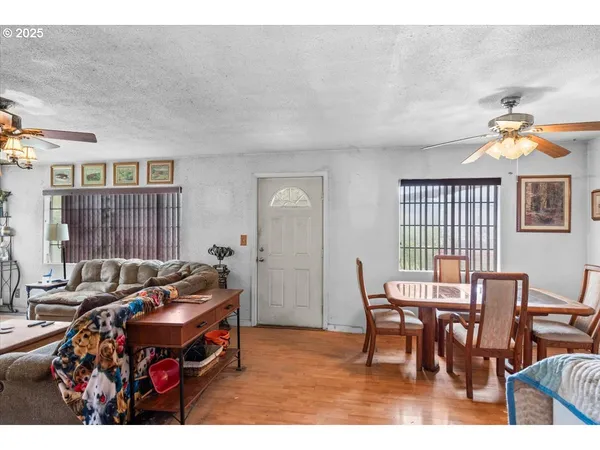 $249,000 | 5230 Azalea-Glen Road, Glendale, OR 97442