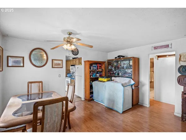 $249,000 | 5230 Azalea-Glen Road, Glendale, OR 97442