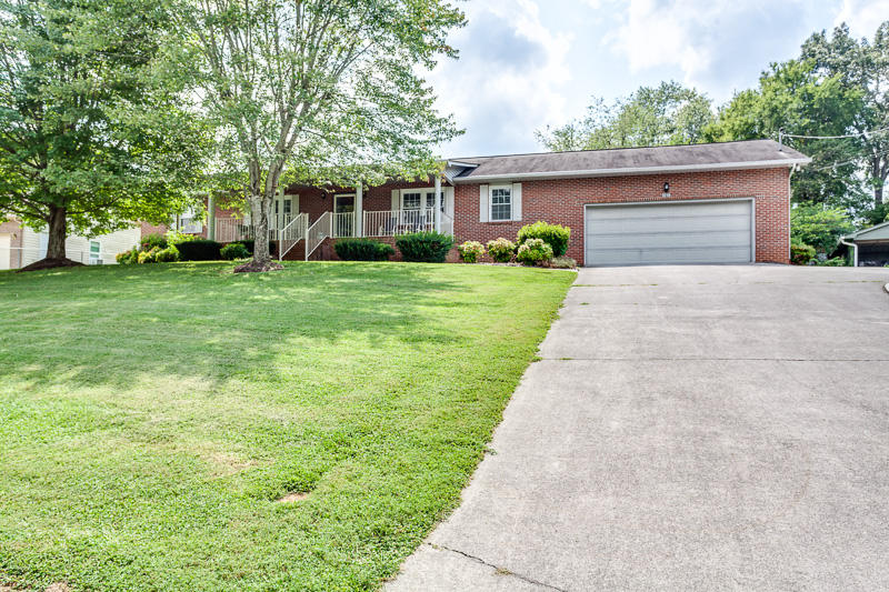 8249 Bonanza Road Powell, TN 37849 - Photo 1 of 40 001170809-3-8249BonanzaRdPowellTN-SMALL