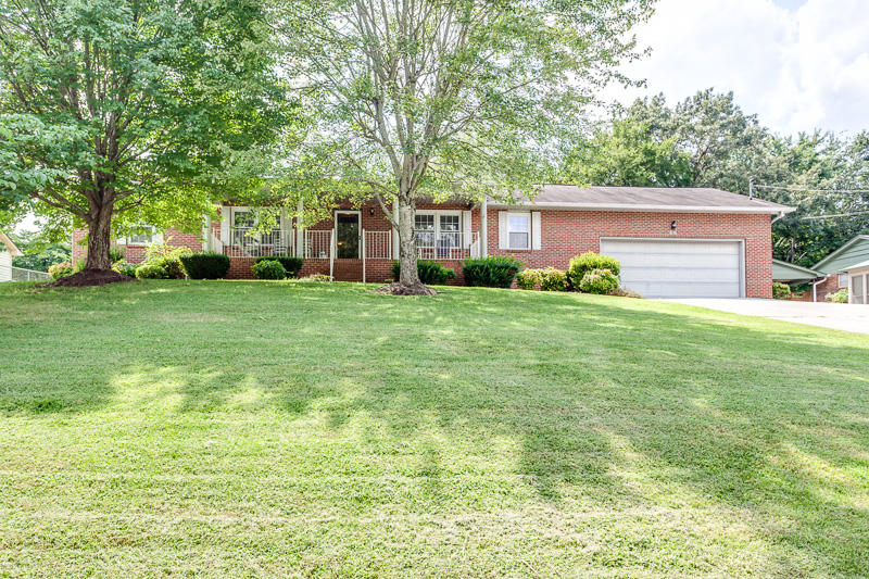 8249 Bonanza Road Powell, TN 37849 - Photo 3 of 40 003170809-3-8249BonanzaRdPowellTN-SMALL