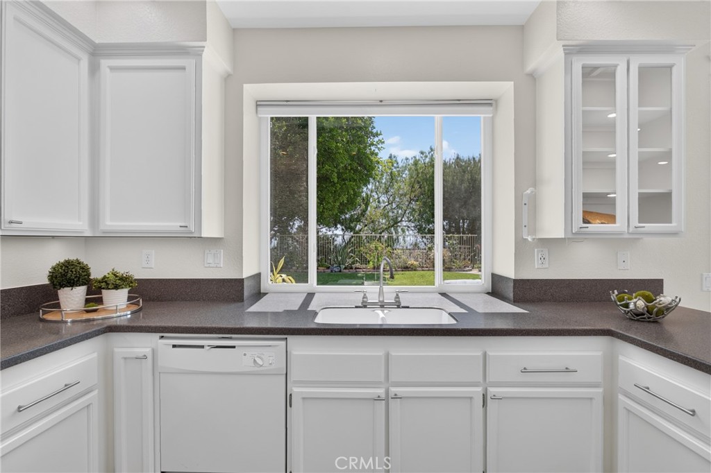 8 Ridgecrest Aliso Viejo, CA 92656 - Photo 14 of 38
