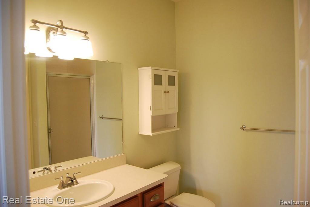 658 West Bluff Court Rochester, MI 48307 - Photo 9 of 13 DSC_0763.jpg