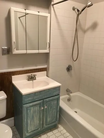 $2,300 | 34 East Newton Street, Unit 3, Boston, MA 02118