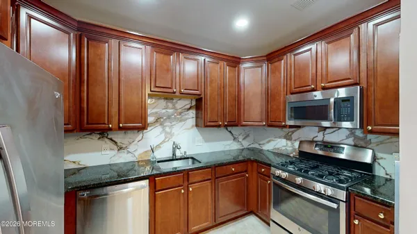 $500,000 | 112 Regency Court, Morganville, NJ 07751