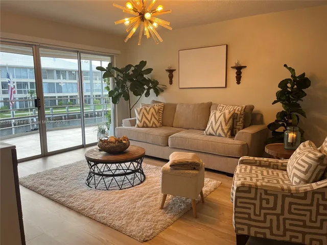 $369,000 | 3050 Northeast 48th Street, Unit 205, Fort Lauderdale, FL 33308