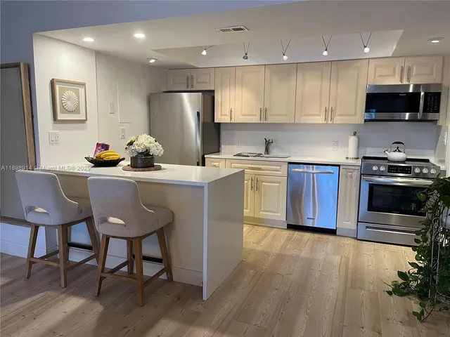 $369,000 | 3050 Northeast 48th Street, Unit 205, Fort Lauderdale, FL 33308